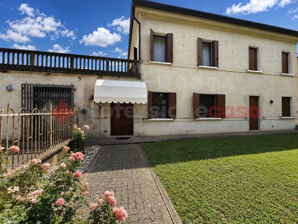 casa indipendente in vendita a Vescovana