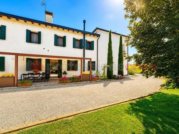 casa indipendente in vendita a Vescovana