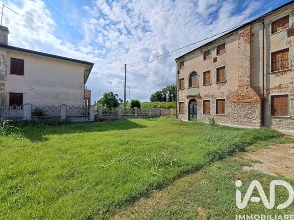 casa indipendente in vendita a Vescovana in zona Santa Maria D'Adige