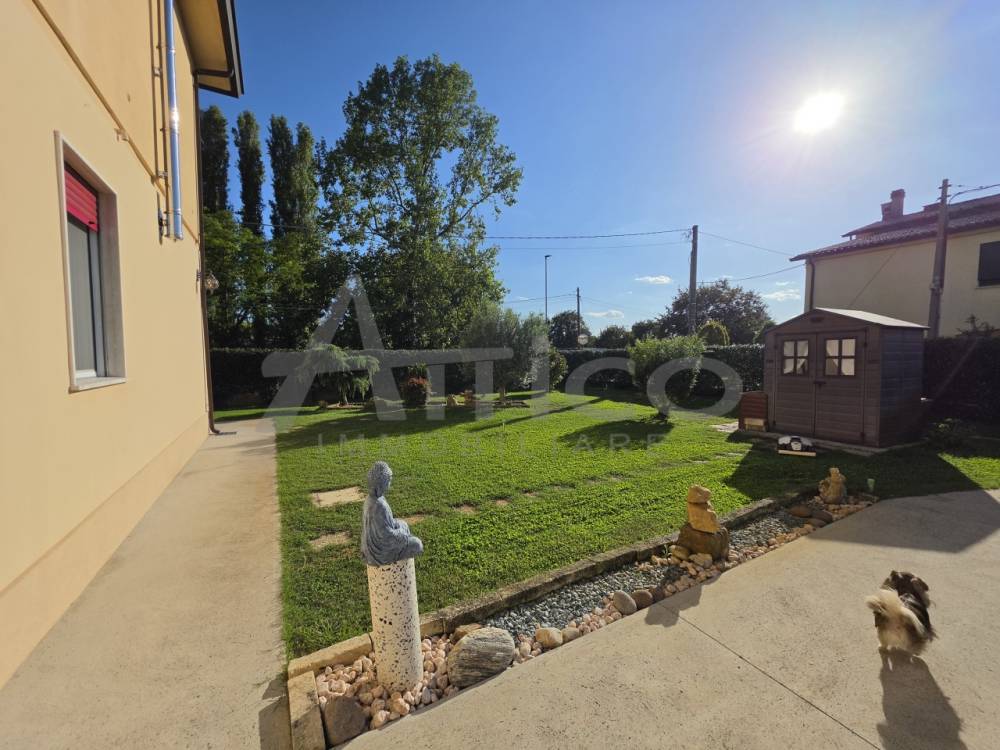 casa indipendente in vendita a Vescovana in zona Santa Maria D'Adige