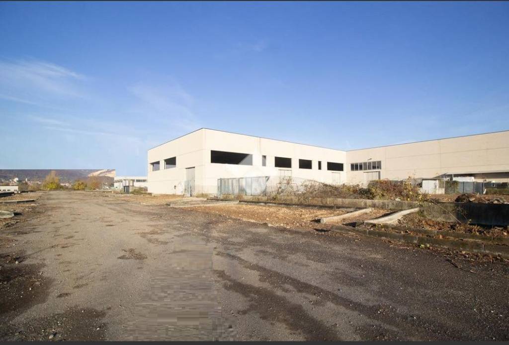 locale commerciale in vendita a Vigodarzere in zona Saletto