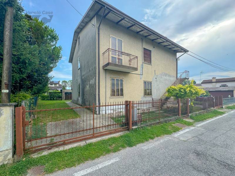 casa indipendente in vendita a Vigonza in zona Perarolo