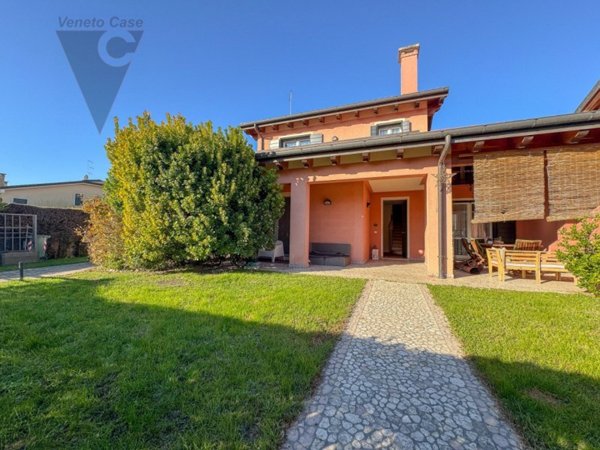casa indipendente in vendita a Vigonza in zona Perarolo