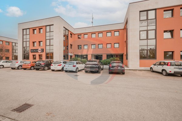 ufficio in vendita a Vigonza in zona Peraga