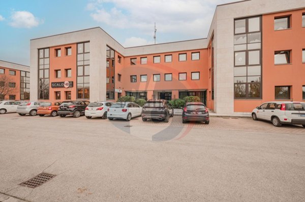 locale di sgombero in vendita a Vigonza in zona Peraga