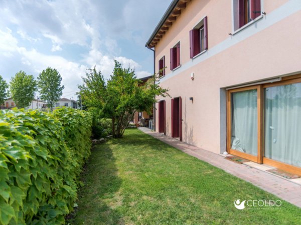 casa indipendente in vendita a Vigonza in zona Peraga