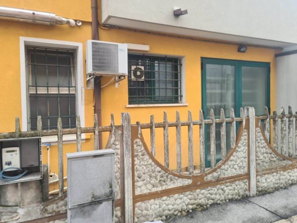 negozio in vendita a Vigonza in zona Pionca