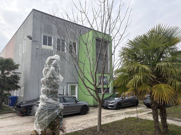 locale di sgombero in vendita a Vigonza