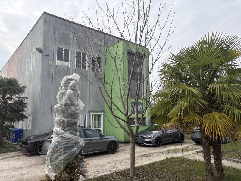 locale di sgombero in vendita a Vigonza