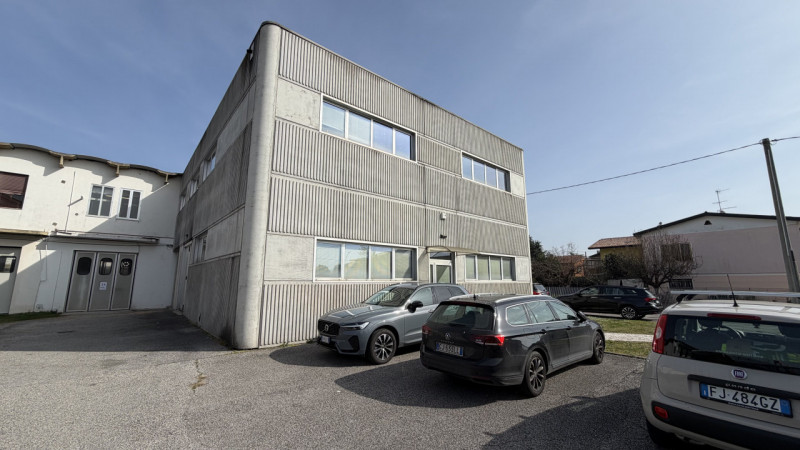 locale di sgombero in vendita a Vigonza in zona Peraga