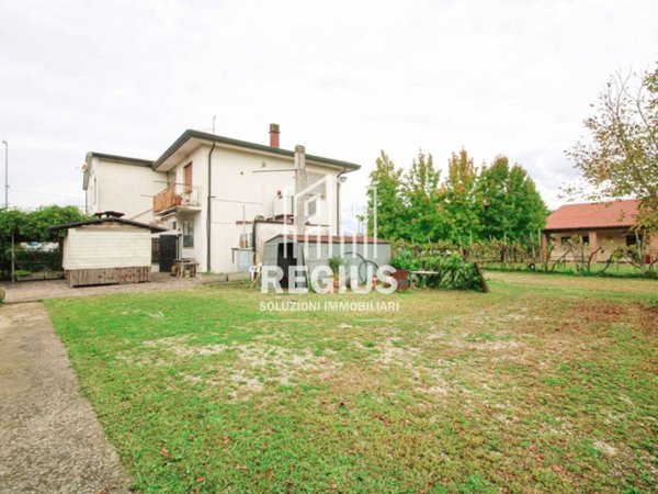 negozio in vendita a Vigonza in zona Pionca