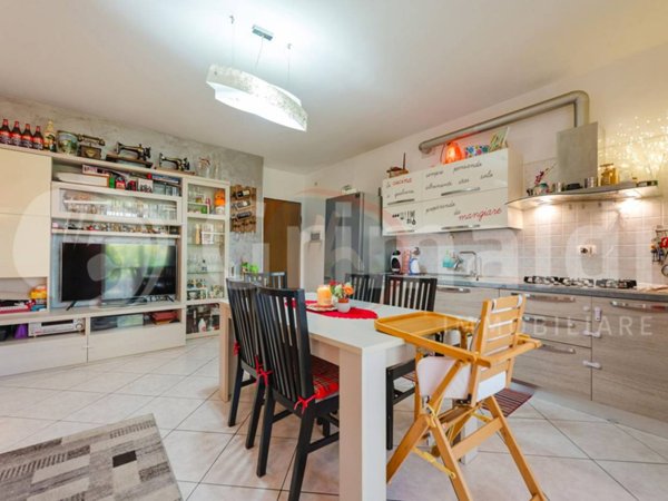 appartamento in vendita a Vigonza in zona Perarolo