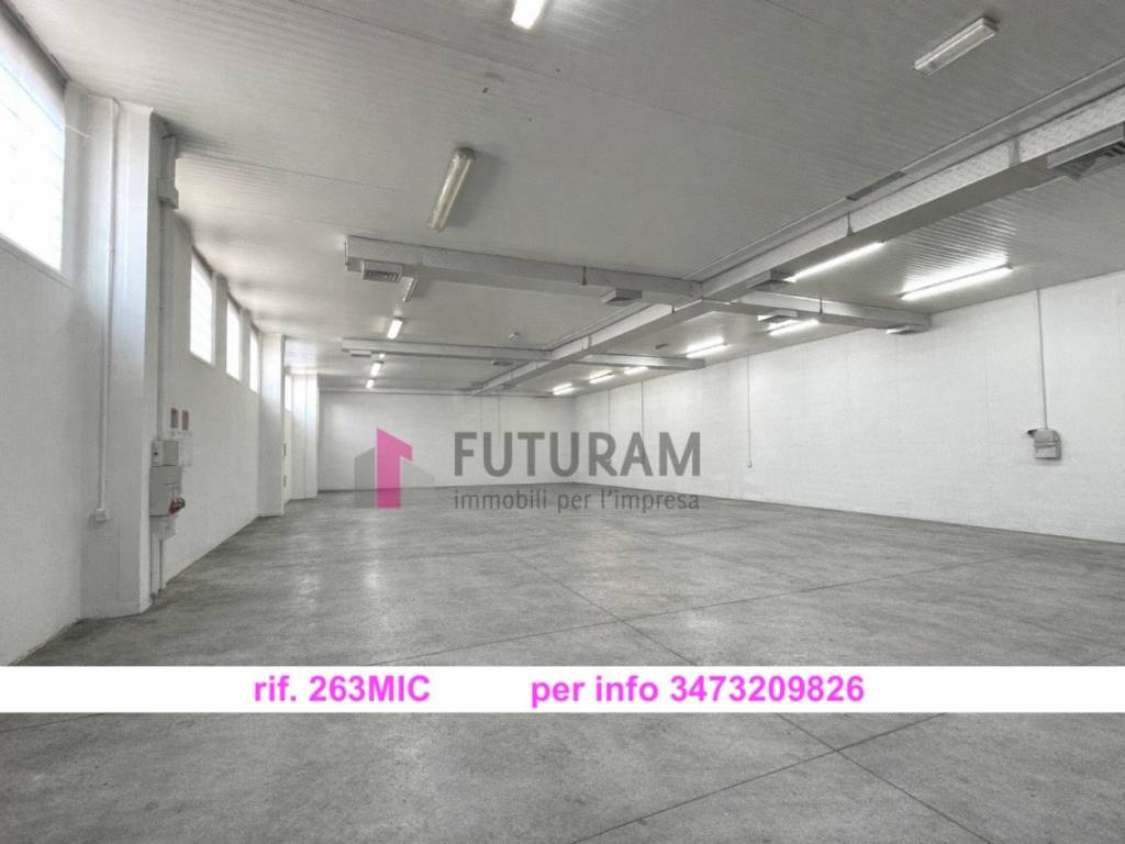 locale commerciale in vendita a Vigonza in zona Peraga