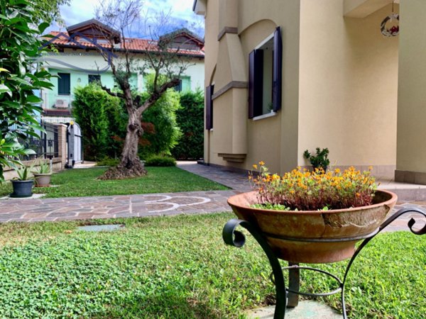 casa indipendente in vendita a Vigonza in zona Perarolo