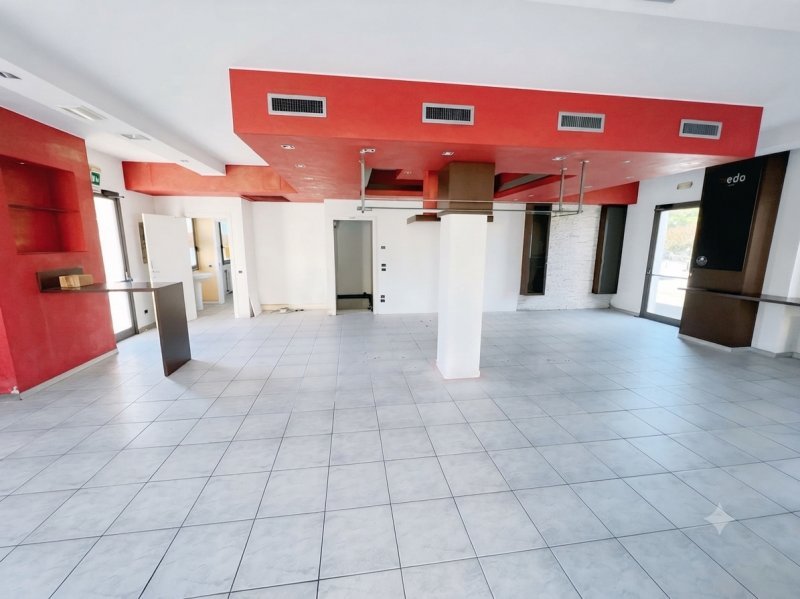 negozio in vendita a Vigonza in zona Pionca