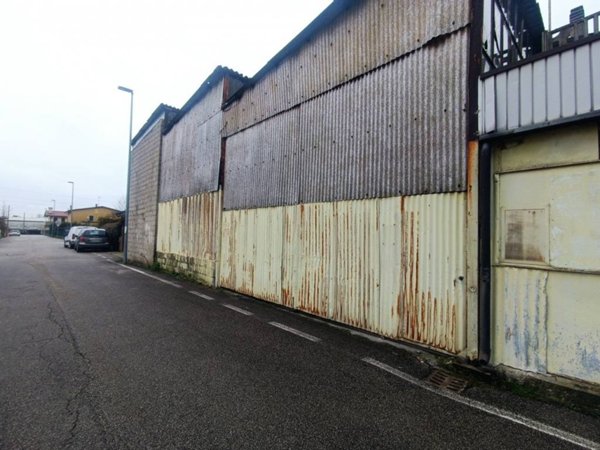 locale di sgombero in vendita a Vigonza in zona Pionca