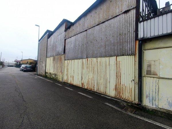 locale di sgombero in vendita a Vigonza in zona Pionca