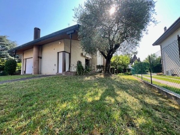 casa indipendente in vendita a Vigonza in zona Perarolo