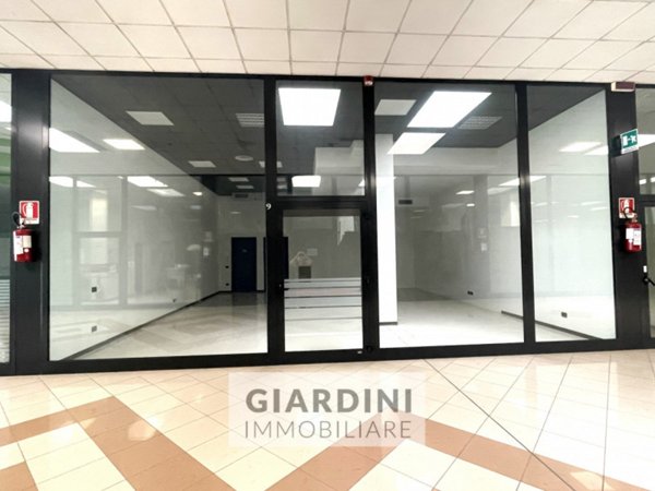 negozio in vendita a Vigonza in zona Perarolo