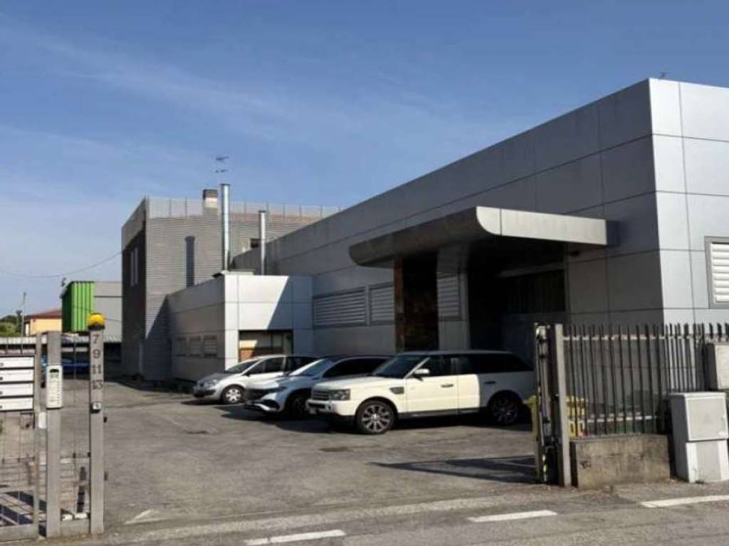 locale commerciale in vendita a Vigonza in zona Perarolo