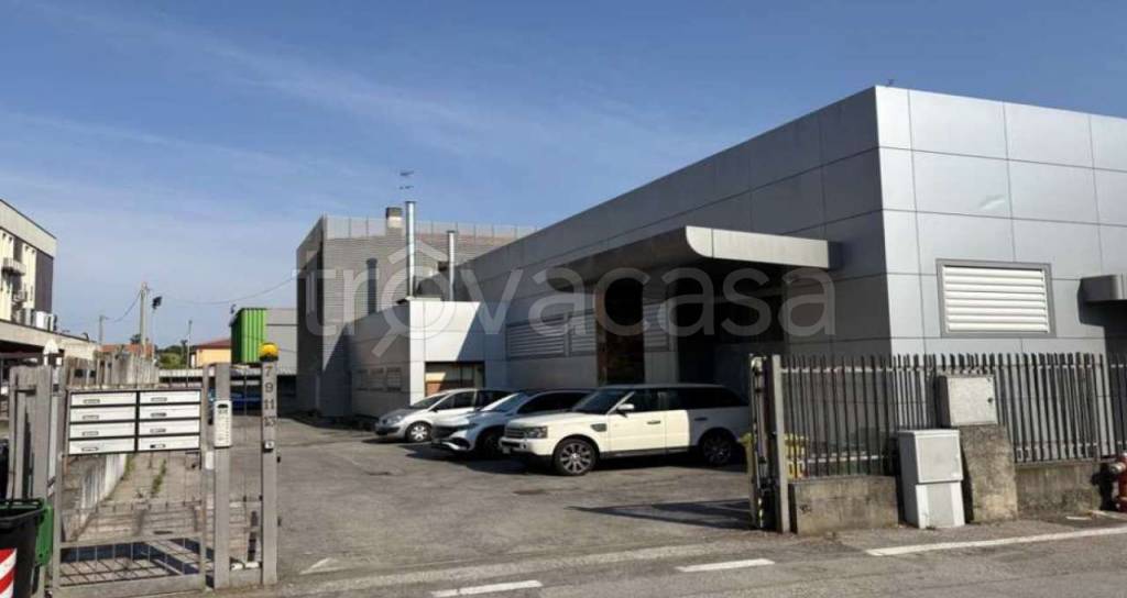 locale commerciale in vendita a Vigonza in zona Perarolo