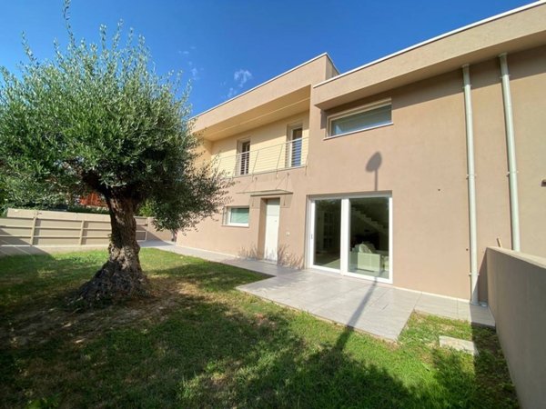 casa indipendente in vendita a Vigonza in zona Perarolo