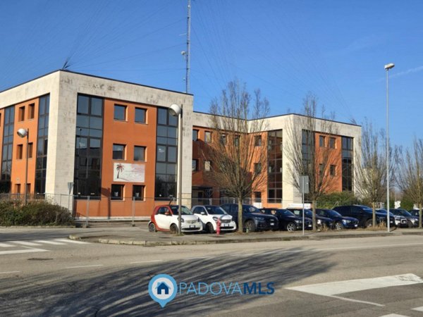 ufficio in vendita a Vigonza in zona Peraga