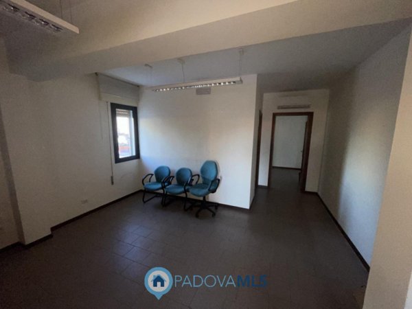 ufficio in vendita a Vigonza in zona Perarolo