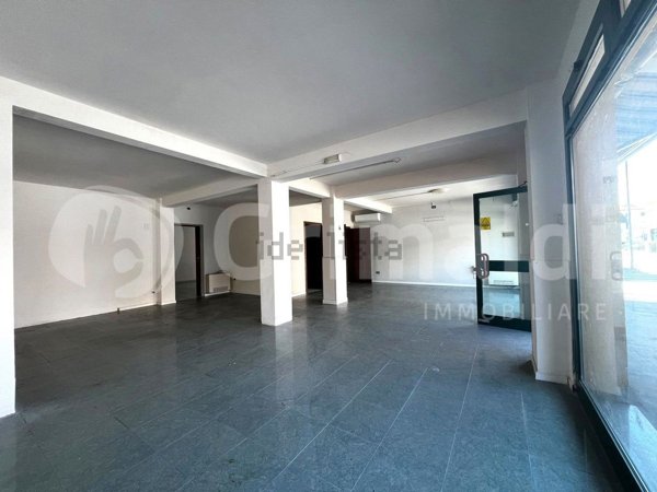 negozio in vendita a Vigonza in zona Pionca