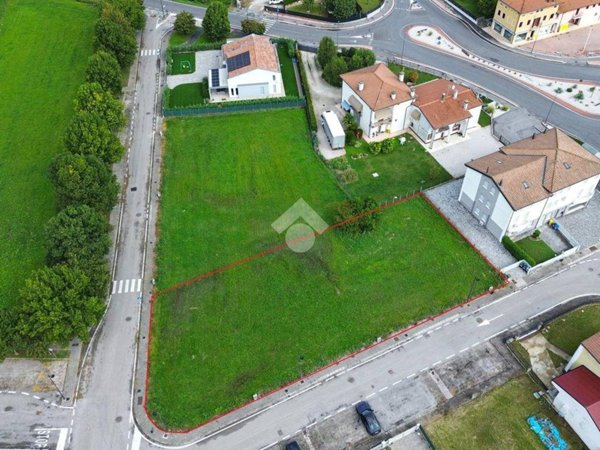 terreno edificabile in vendita a Villa del Conte