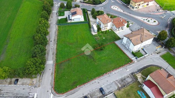 terreno edificabile in vendita a Villa del Conte