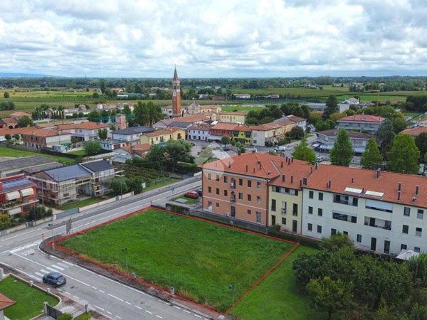 terreno edificabile in vendita a Villa del Conte in zona Abbazia Pisani