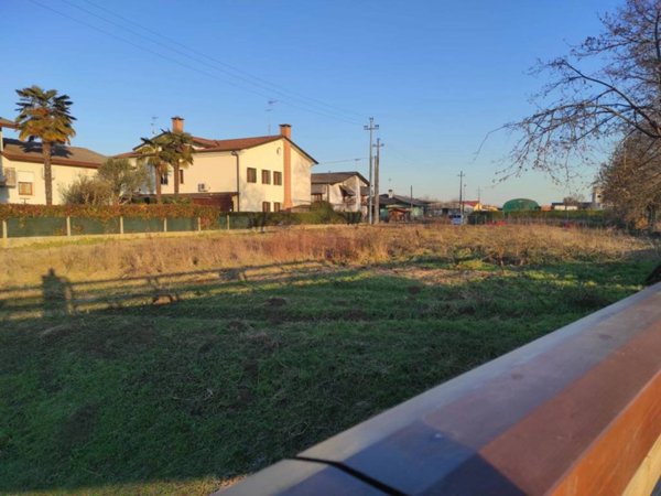 terreno edificabile in vendita a Villa del Conte