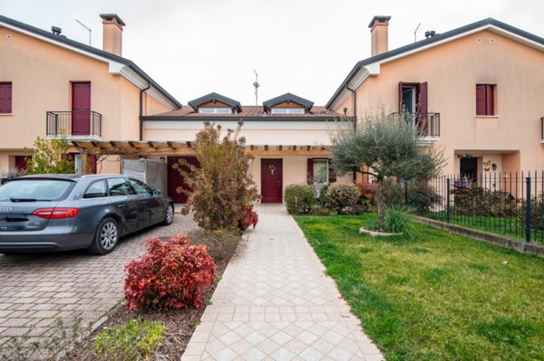 casa indipendente in vendita a Villa del Conte