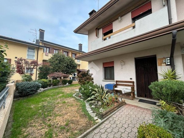 casa indipendente in vendita a Villa del Conte in zona Abbazia Pisani