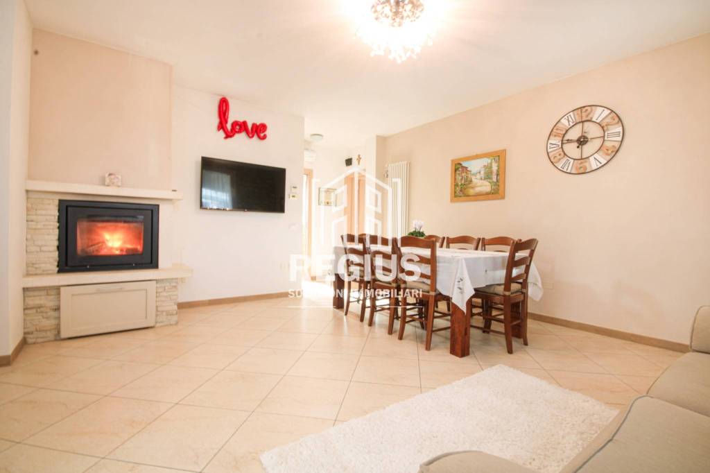 casa indipendente in vendita a Villa del Conte