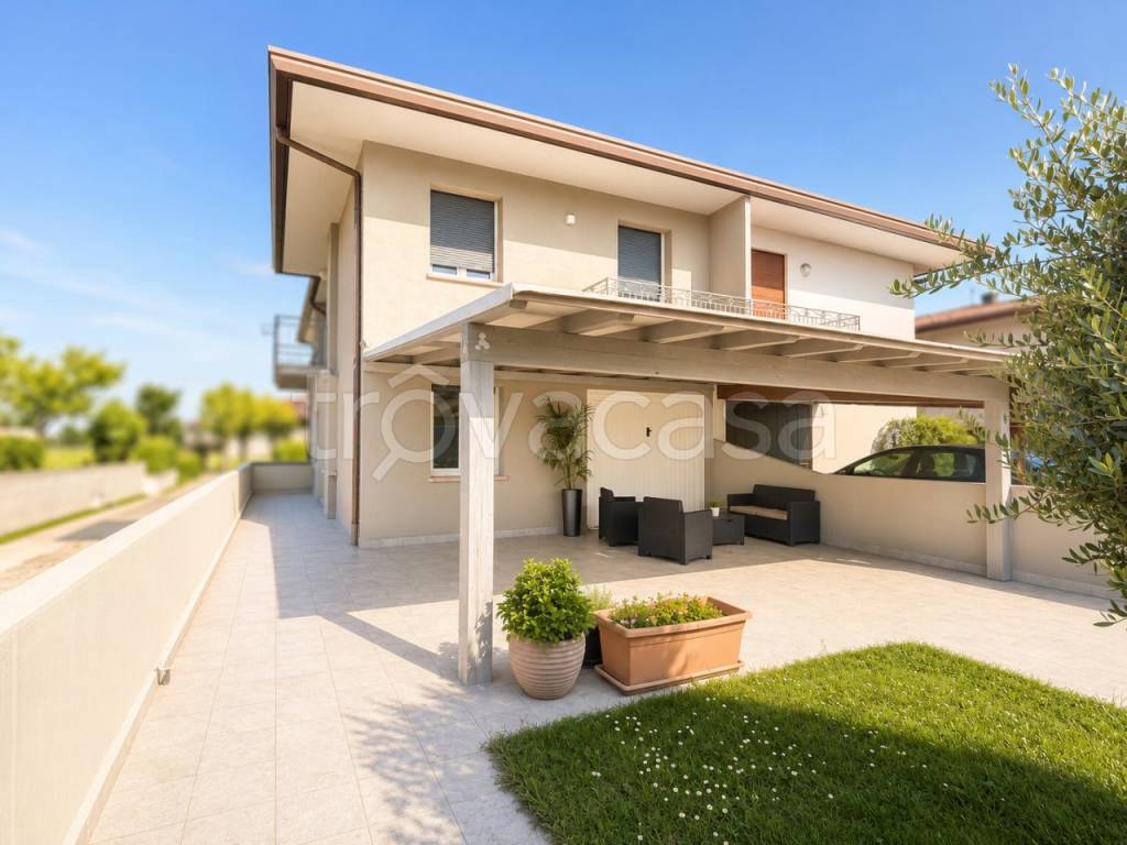 casa indipendente in vendita a Villa del Conte in zona Abbazia Pisani