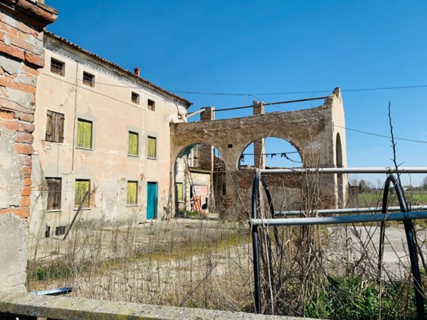 casa indipendente in vendita a Villa Estense