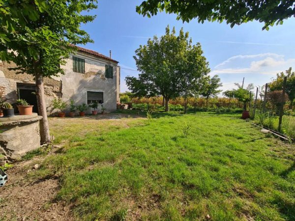 casa indipendente in vendita a Villa Estense