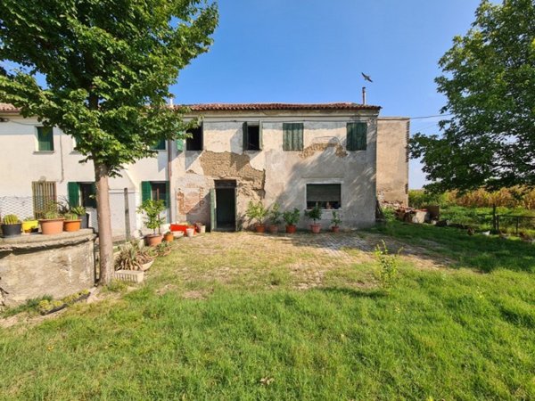 casa indipendente in vendita a Villa Estense
