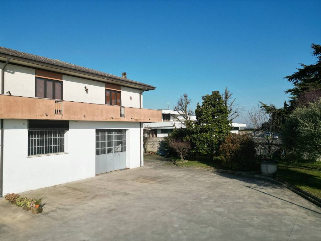 casa indipendente in vendita a Villa Estense
