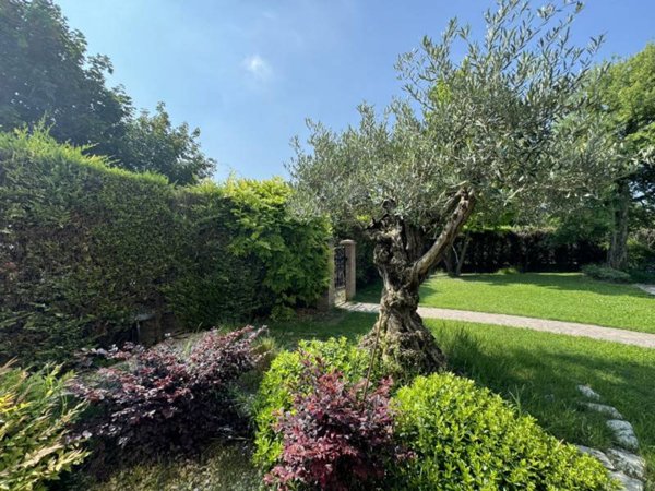 casa indipendente in vendita a Villa Estense