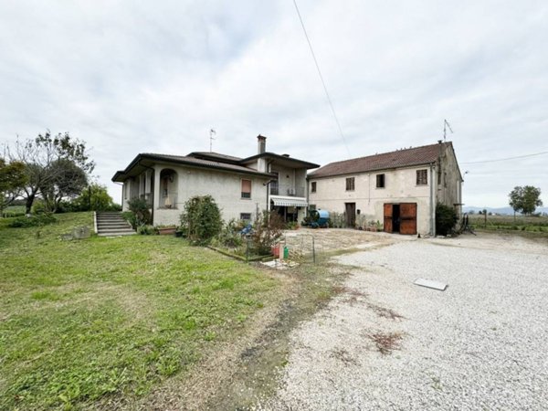 casa indipendente in vendita a Villa Estense