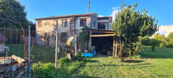 casa indipendente in vendita a Villa Estense