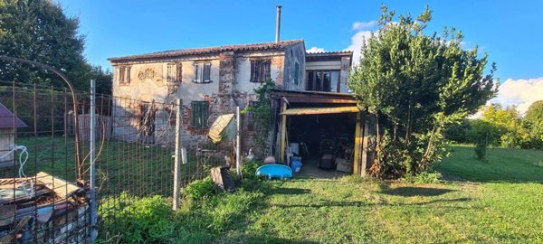 casa indipendente in vendita a Villa Estense