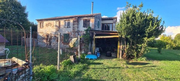 casa indipendente in vendita a Villa Estense in zona Finale