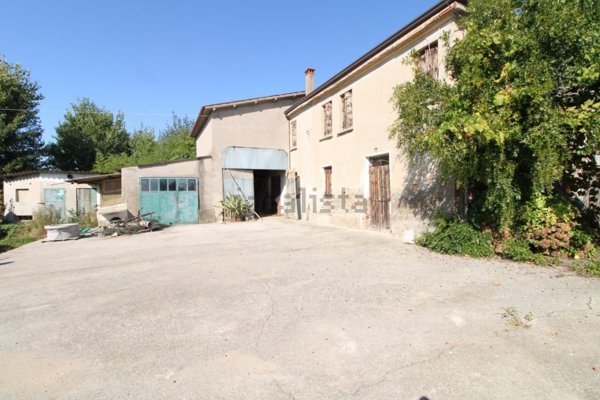 casa indipendente in vendita a Villa Estense