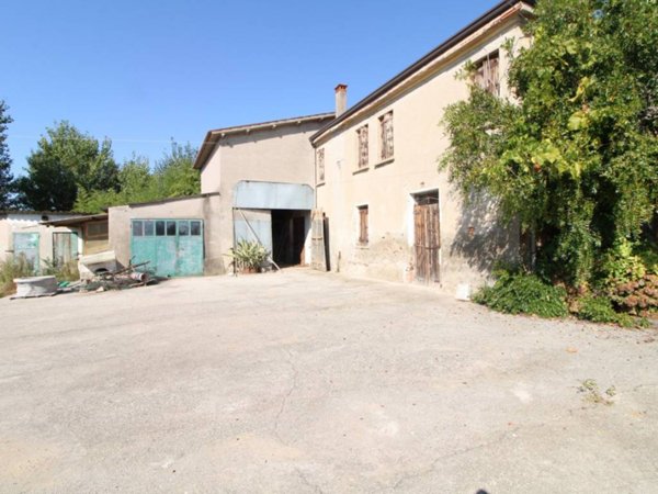 casa indipendente in vendita a Villa Estense