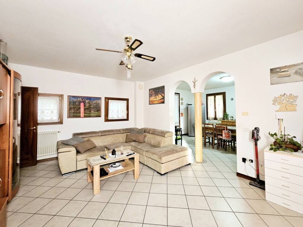 casa indipendente in vendita a Villa Estense