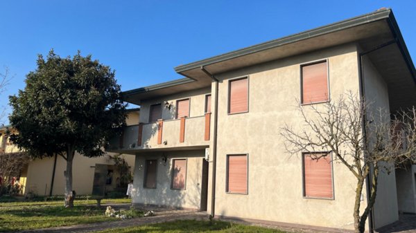 casa indipendente in vendita a Villa Estense